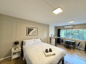 Nimman 15, cozy room- private bathroom, free wifi